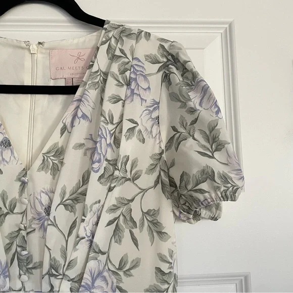 Gal Meets Glam Cassidy Cream Maxi Dress with Lavender Floral Print